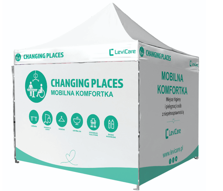 Mobilna Komfortka LeviCare — przebieralnia z podnośnikiem sufitowym w środku